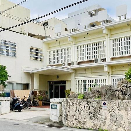 Отель ペンションやいま日和 Ishigaki  Экстерьер фото